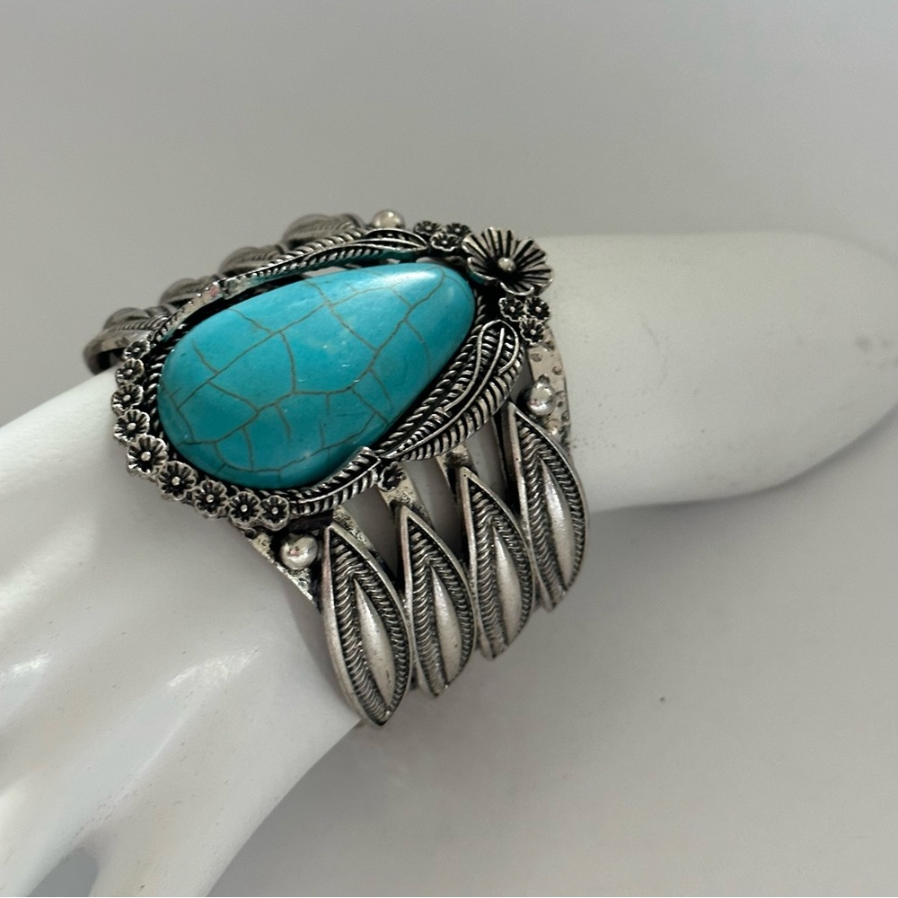Womens western Indian inspired turquoise and‎ silver tone cuff bracelet